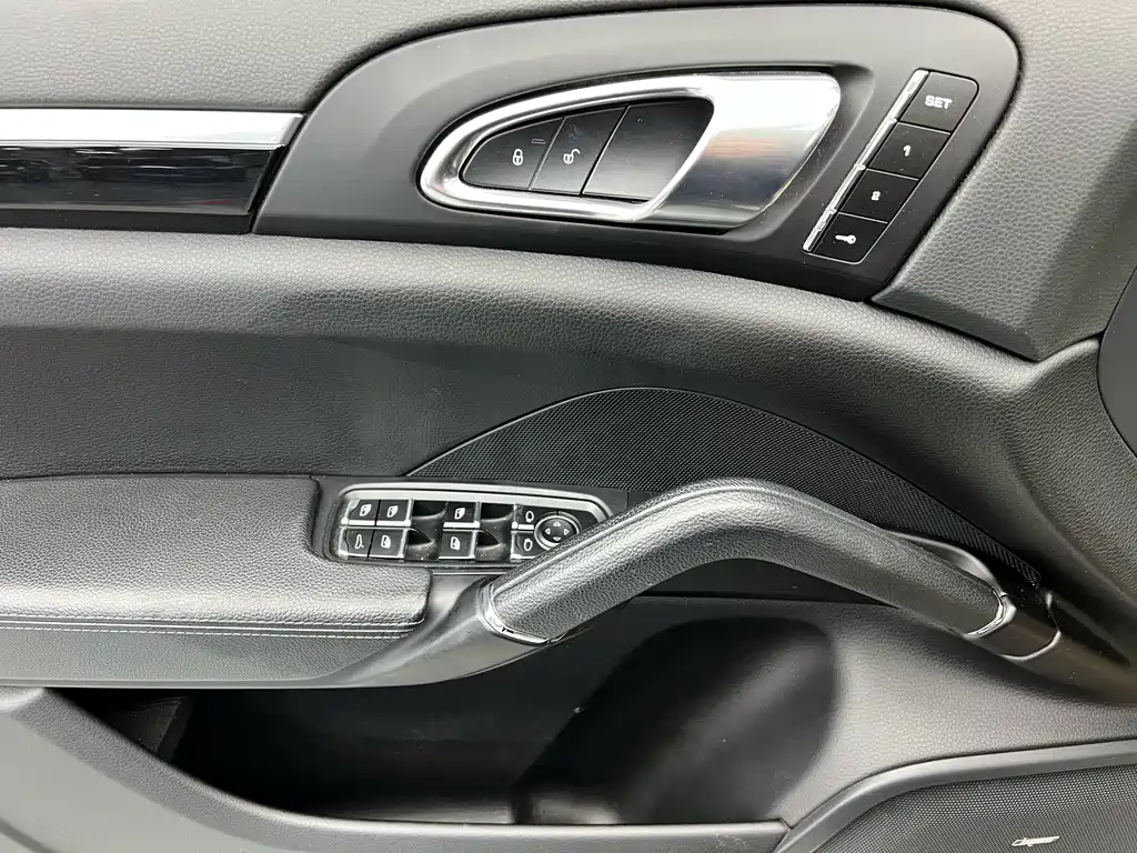 Porsche Cayenne 2017 — фото 3