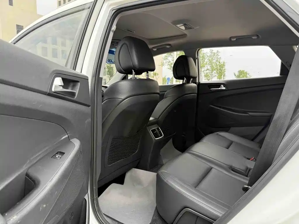 Hyundai Tucson 2017 — фото 12