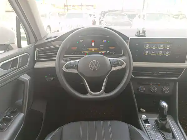Volkswagen Tiguan L 2022