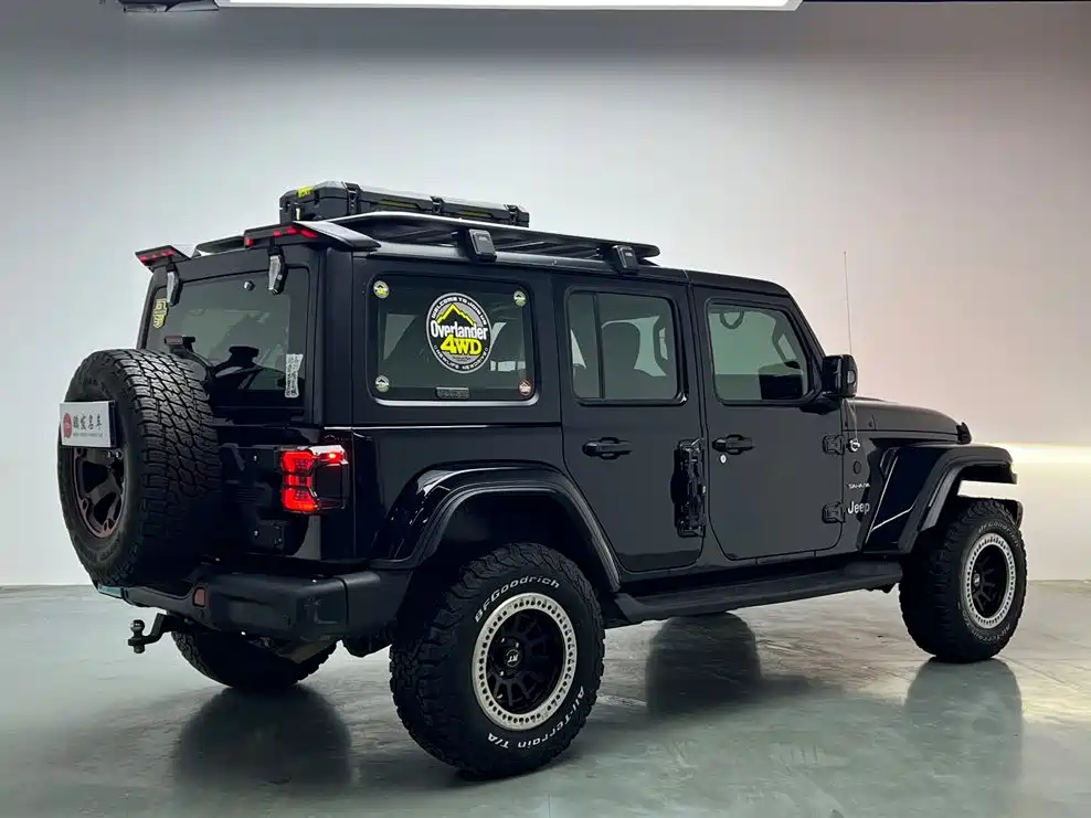 Jeep Wrangler 2021 — фото 17