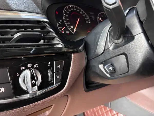 BMW 5 Series 2019