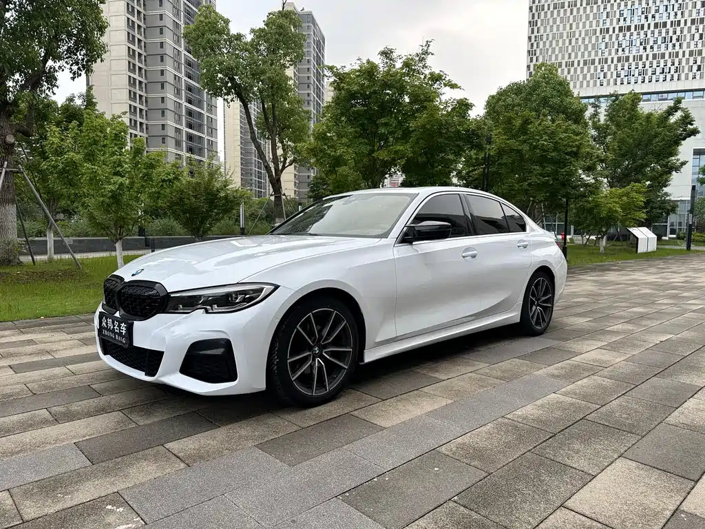 BMW 3 Series 2023 — фото 1