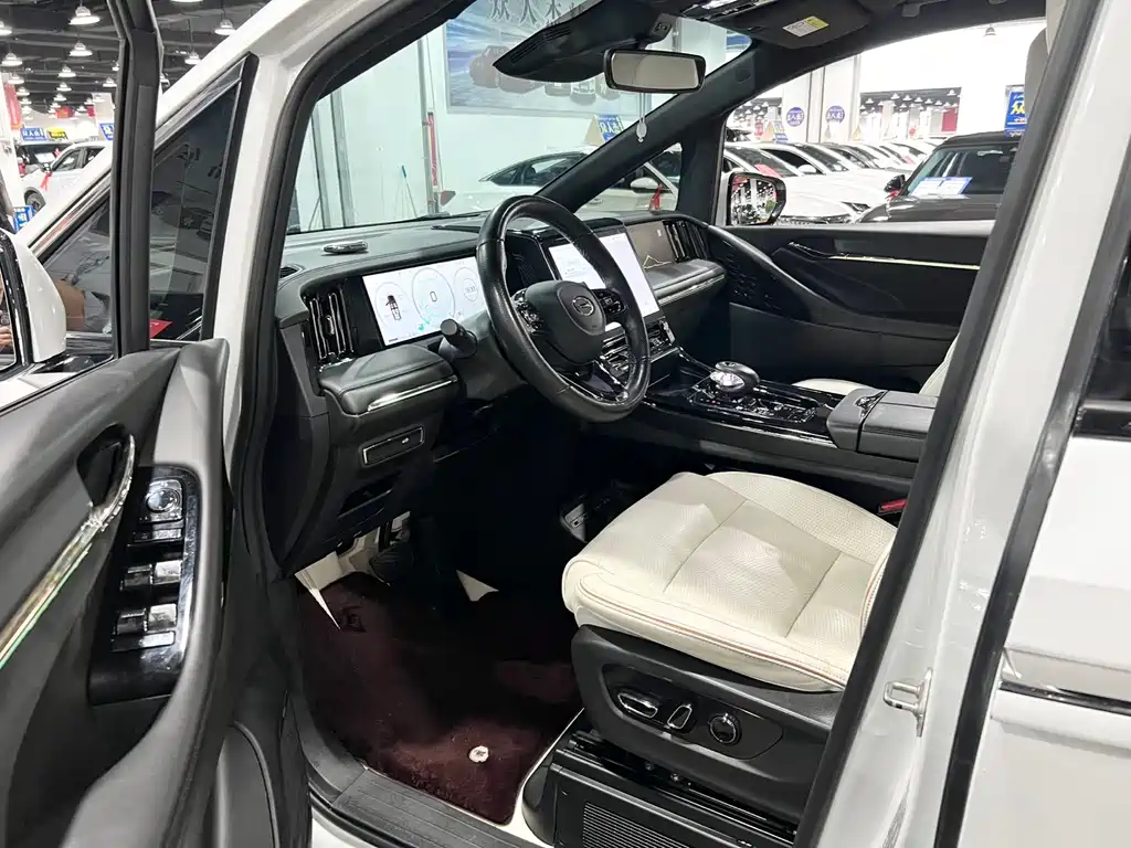 GAC Motor Trumpchi M8 2023 — фото 7
