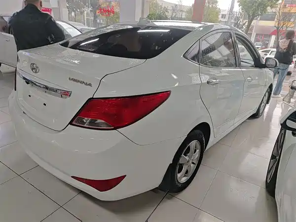 Hyundai Accent 2014