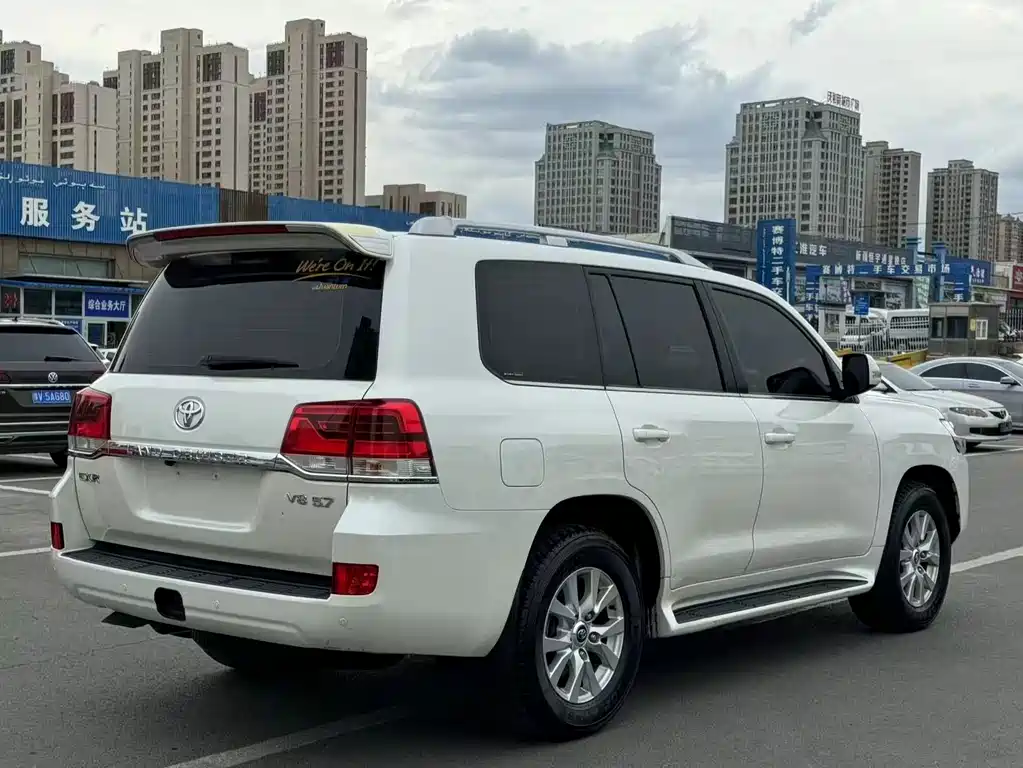 Toyota Land Cruiser 2016 — фото 7
