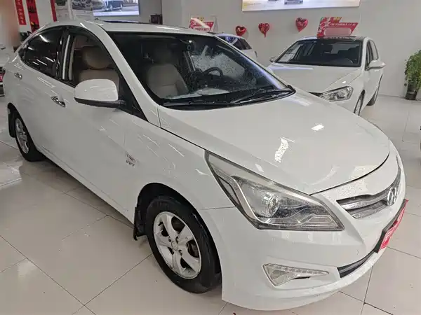 Hyundai Accent 2014