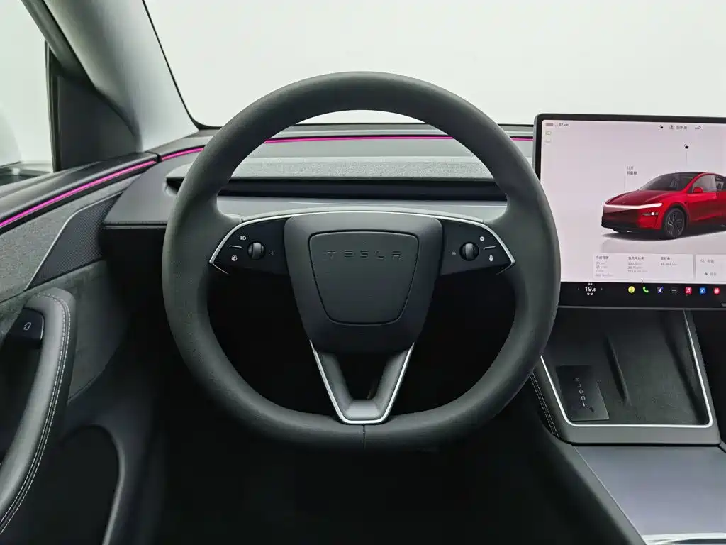 Tesla Model Y 2025 — фото 11
