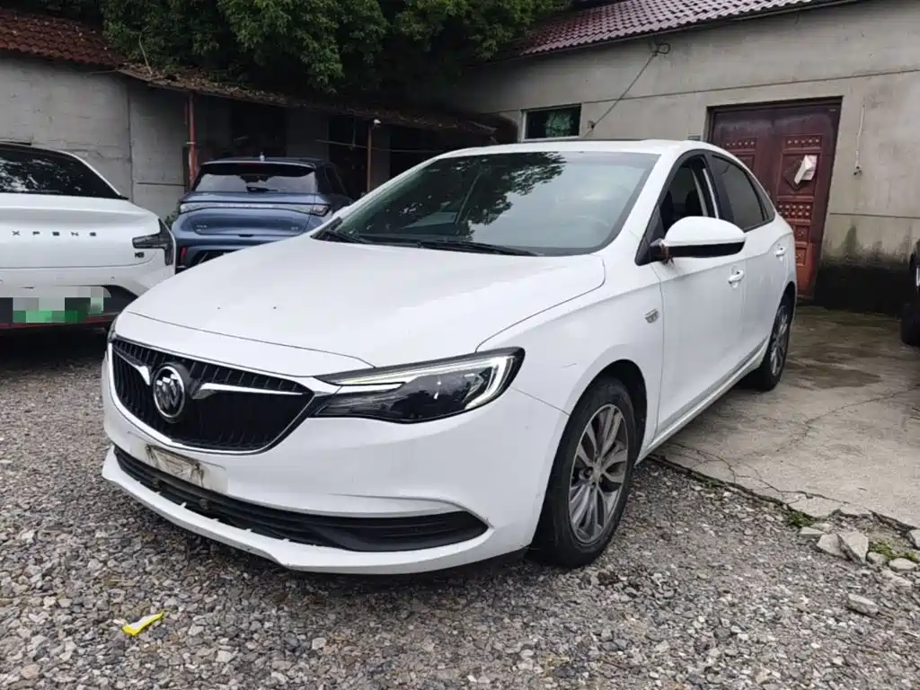 Buick Excelle 2019 — фото 1