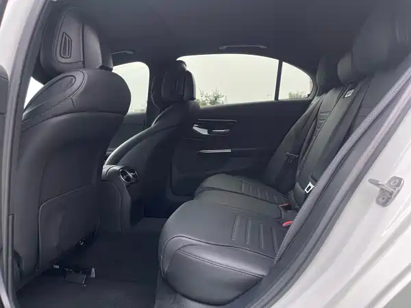 Mercedes-Benz C-Class 2024