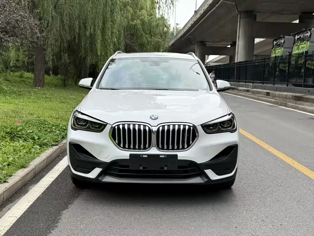 BMW X1 2022 — фото 2