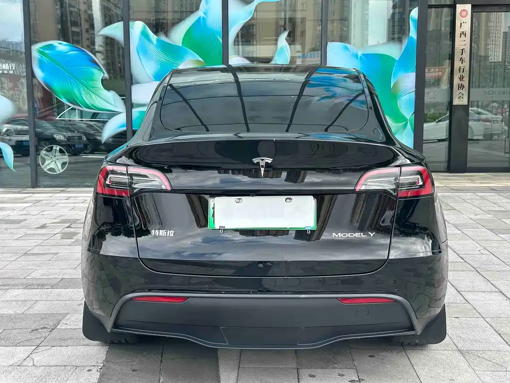 Tesla Model Y 2023 — фото 5