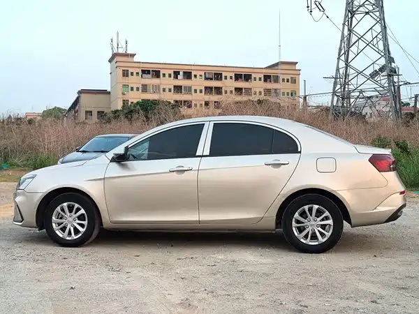Geely Emgrand 2021