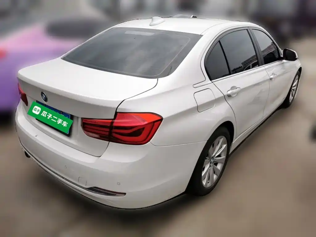 BMW 3 Series 2017 — фото 12