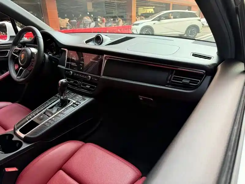 Porsche Macan 2019 — фото 13
