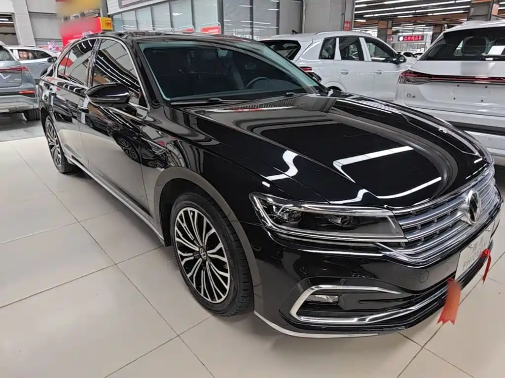 Volkswagen Phideon 2023 — фото 4