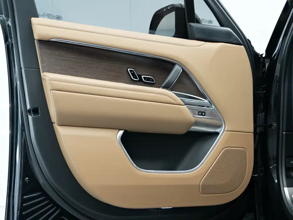 Land Rover Range Rover 2023 — фото 12