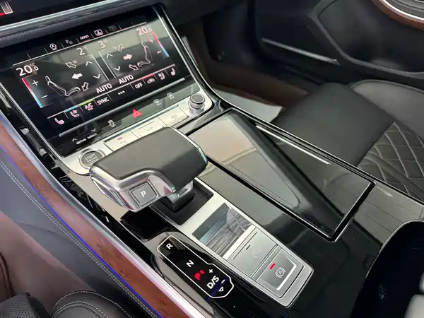 Audi A8 2022