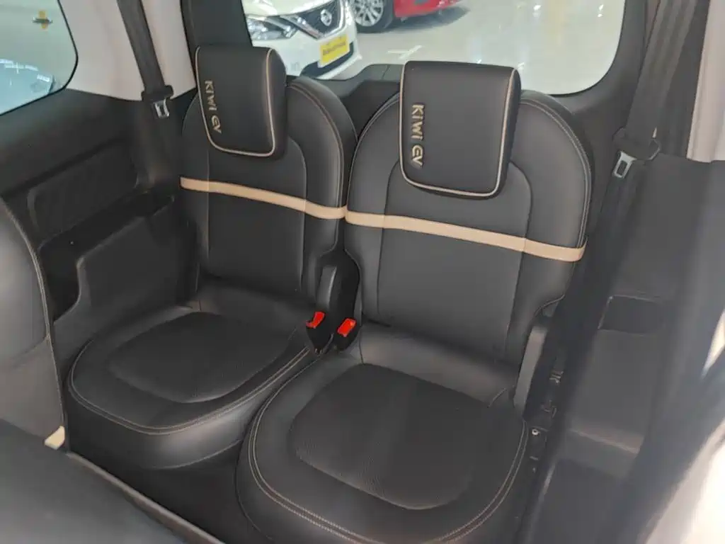 Baojun KiWi EV 2023 — фото 17