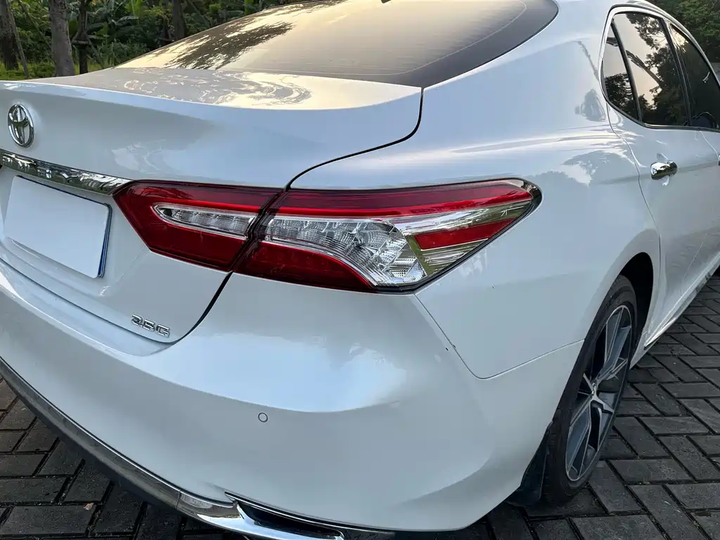 Toyota Camry 2023 — фото 23