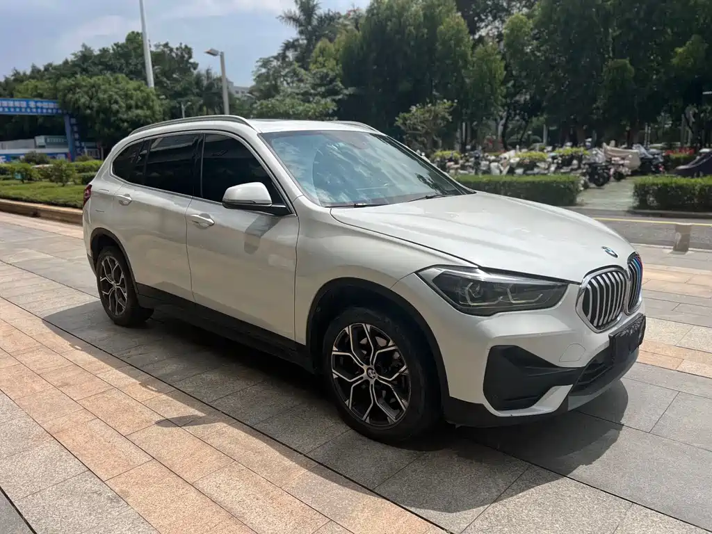 BMW X1 2021 — фото 3