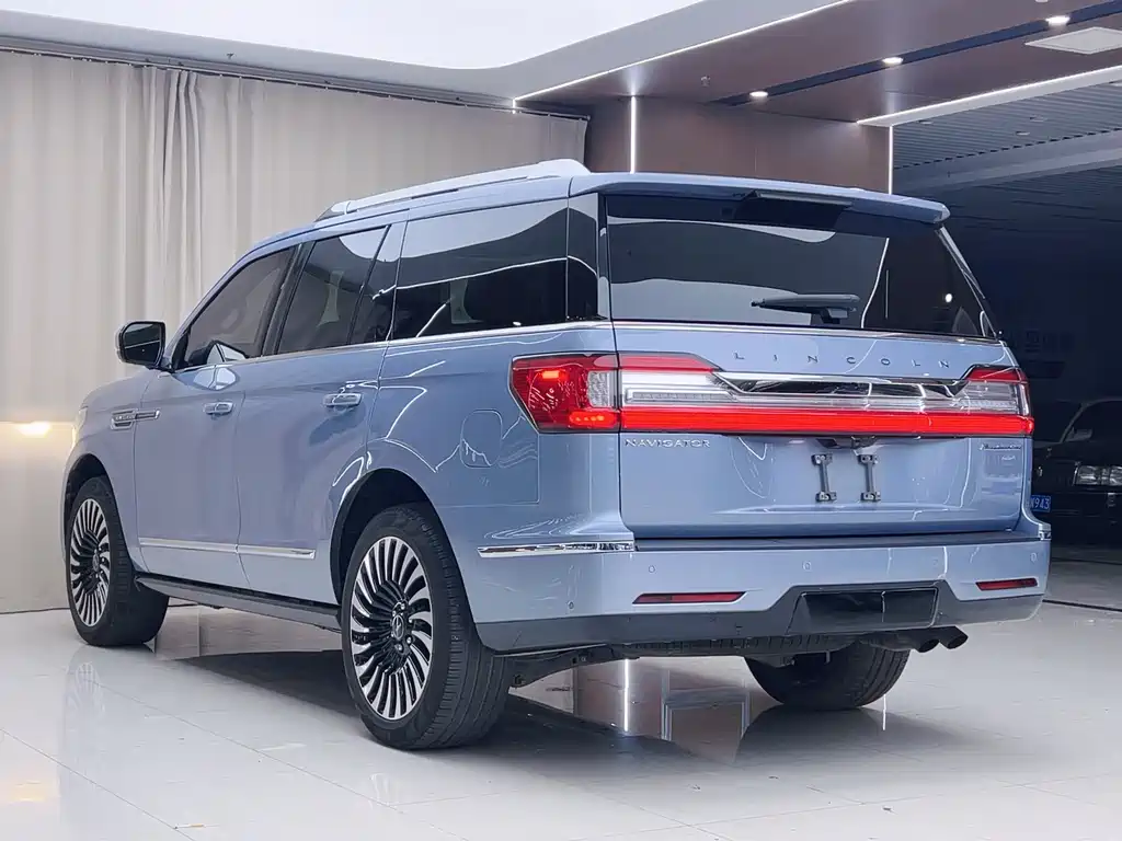 Lincoln Navigator 2020 — фото 18