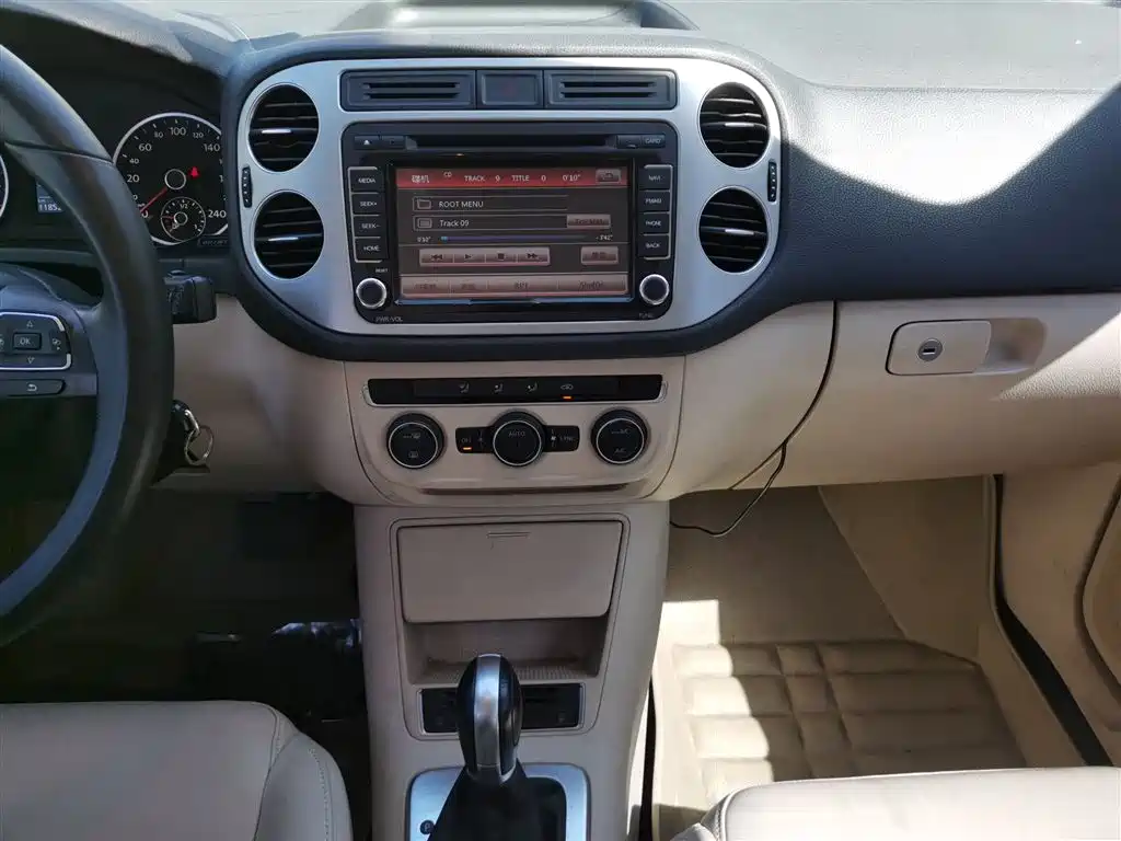 Volkswagen Tiguan 2015 — фото 13
