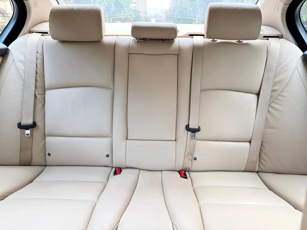BMW 5 Series 2013 — фото 10