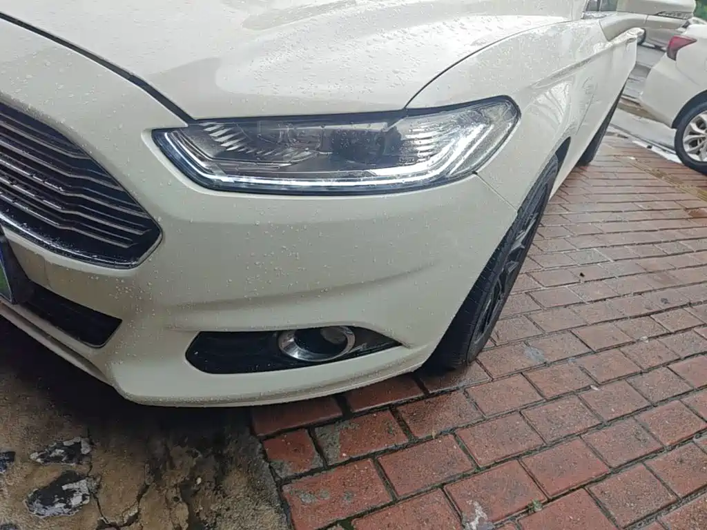 Ford Mondeo 2015 — фото 24