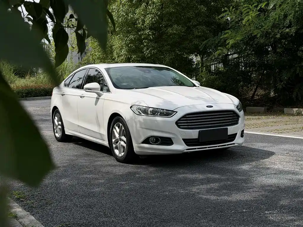 Ford Mondeo 2015 — фото 3