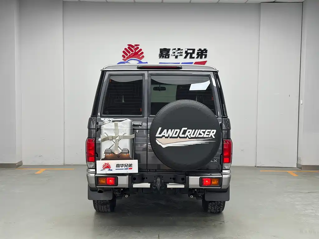 Toyota Land Cruiser 2023 — фото 10