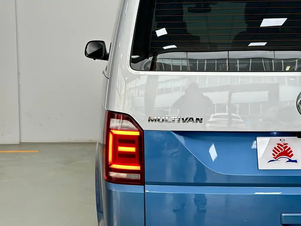 Volkswagen Multivan 2018 — фото 16