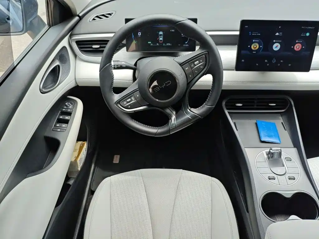 BYD Seal 05 DM-i 2025 — фото 3