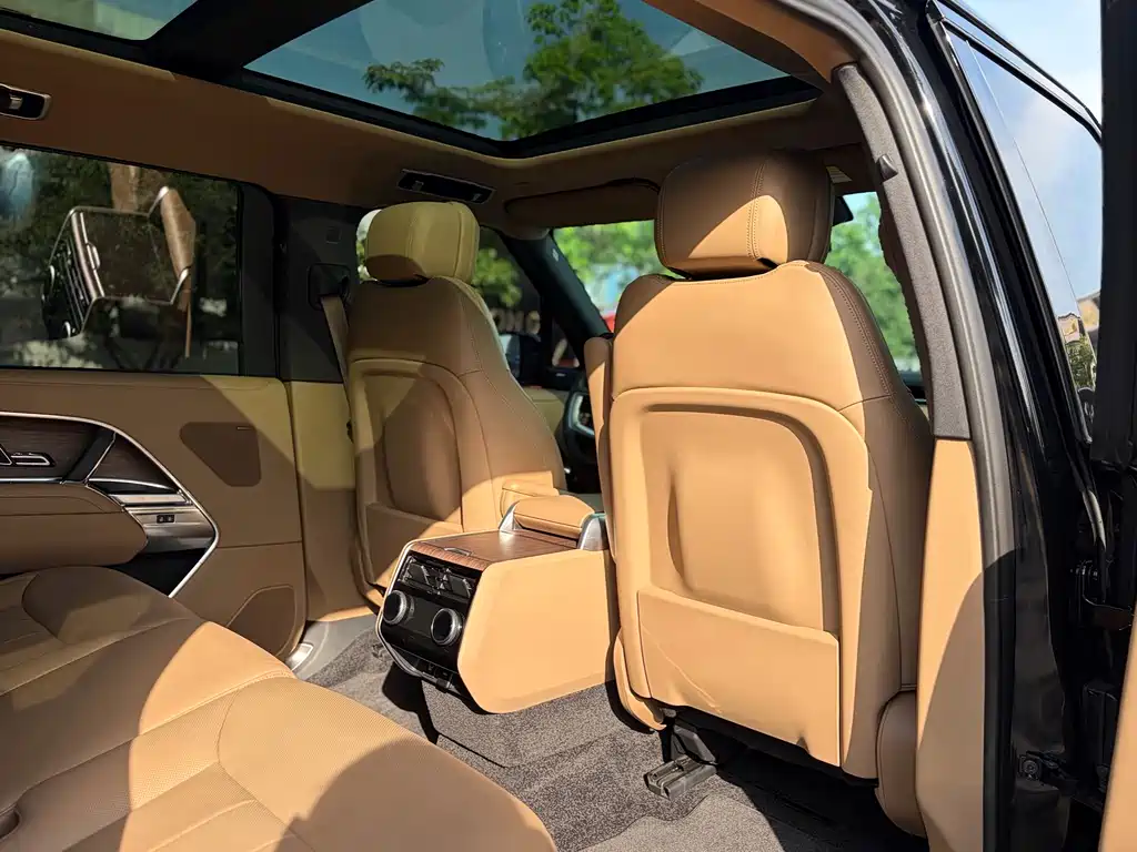 Land Rover Range Rover 2025 — фото 18