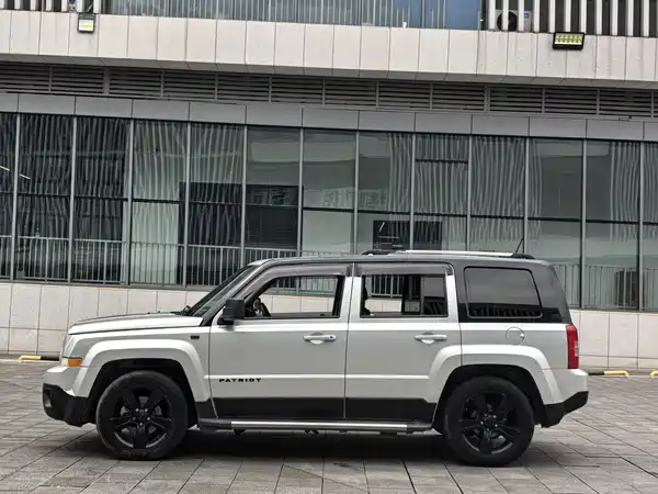 Jeep Freelancer 2014
