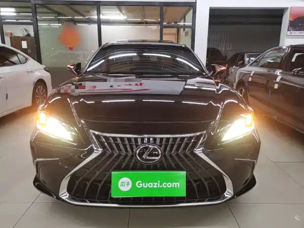 Lexus ES 2022