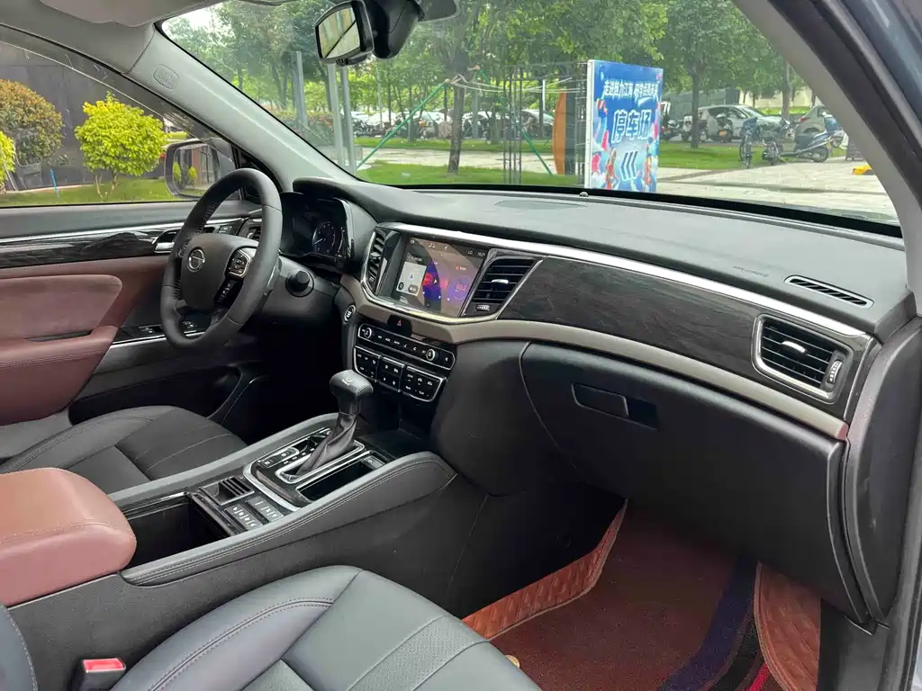 GAC Motor Trumpchi GS8 2017 — фото 7