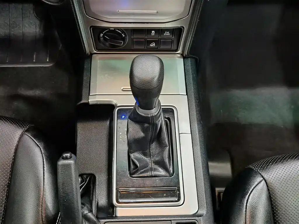 Toyota Prado 2020 — фото 13