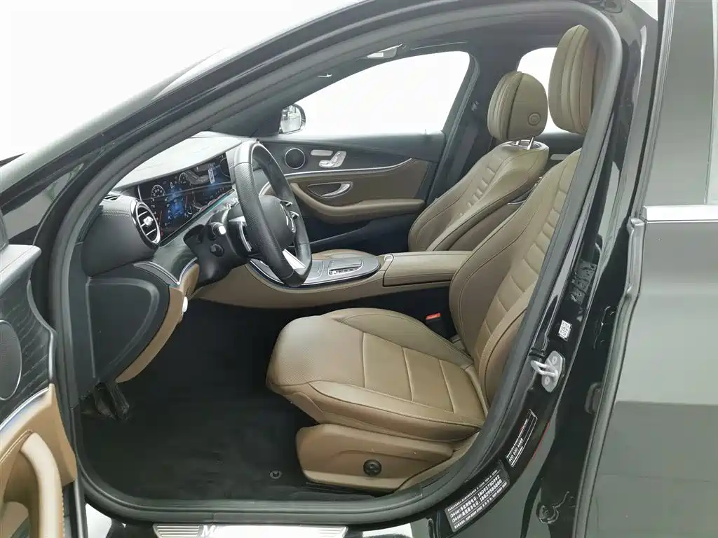 Mercedes-Benz E-Class 2023 — фото 10