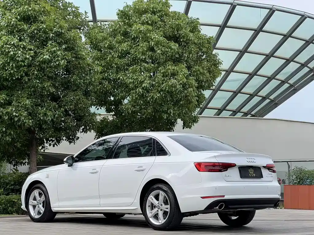 Audi A4L 2017
