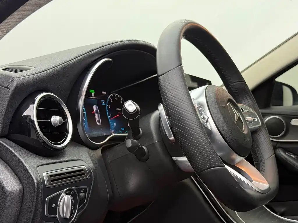 Mercedes-Benz C-Class 2020
