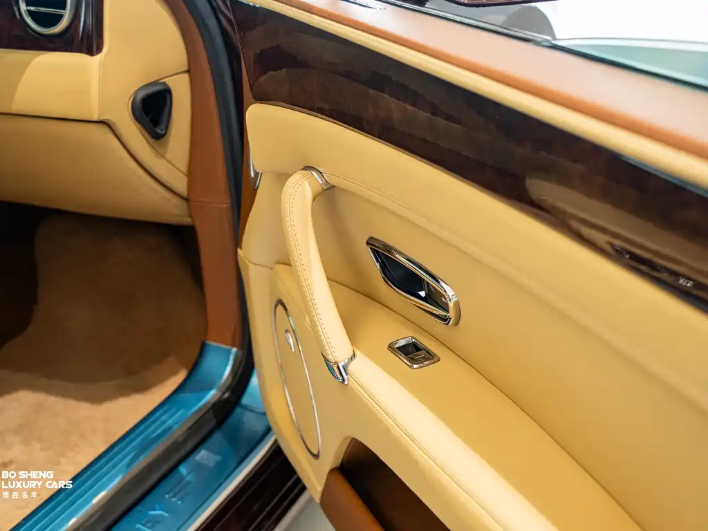 Bentley Flying Spur 2016 — фото 18