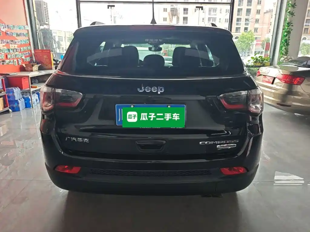 Jeep Compass 2018 — фото 6