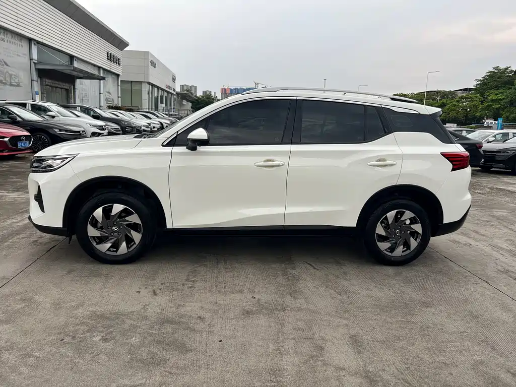 GAC Motor Trumpchi GS4 2024 — фото 16
