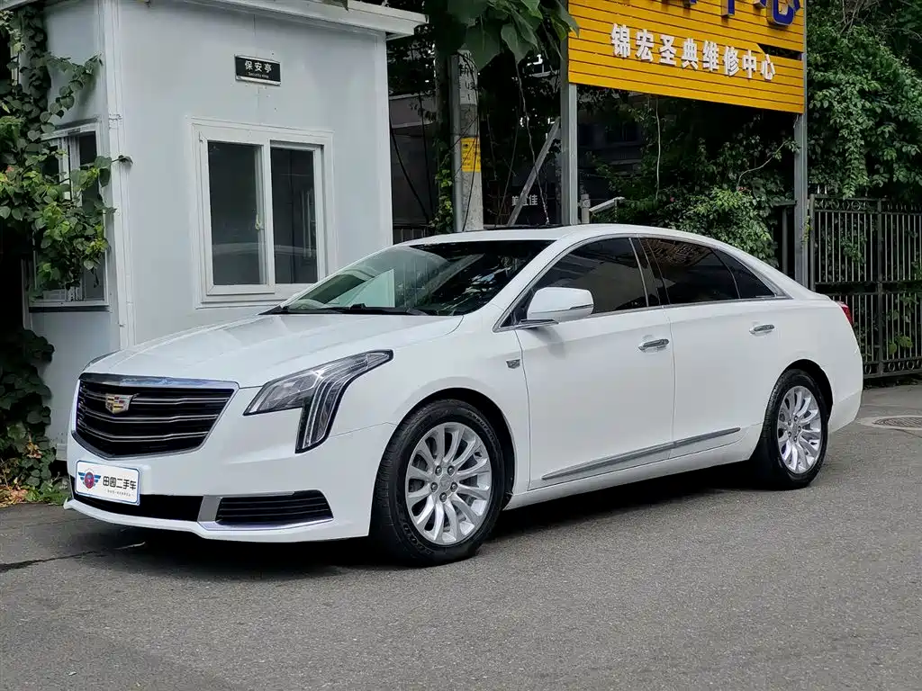 Cadillac XTS 2018 — фото 1