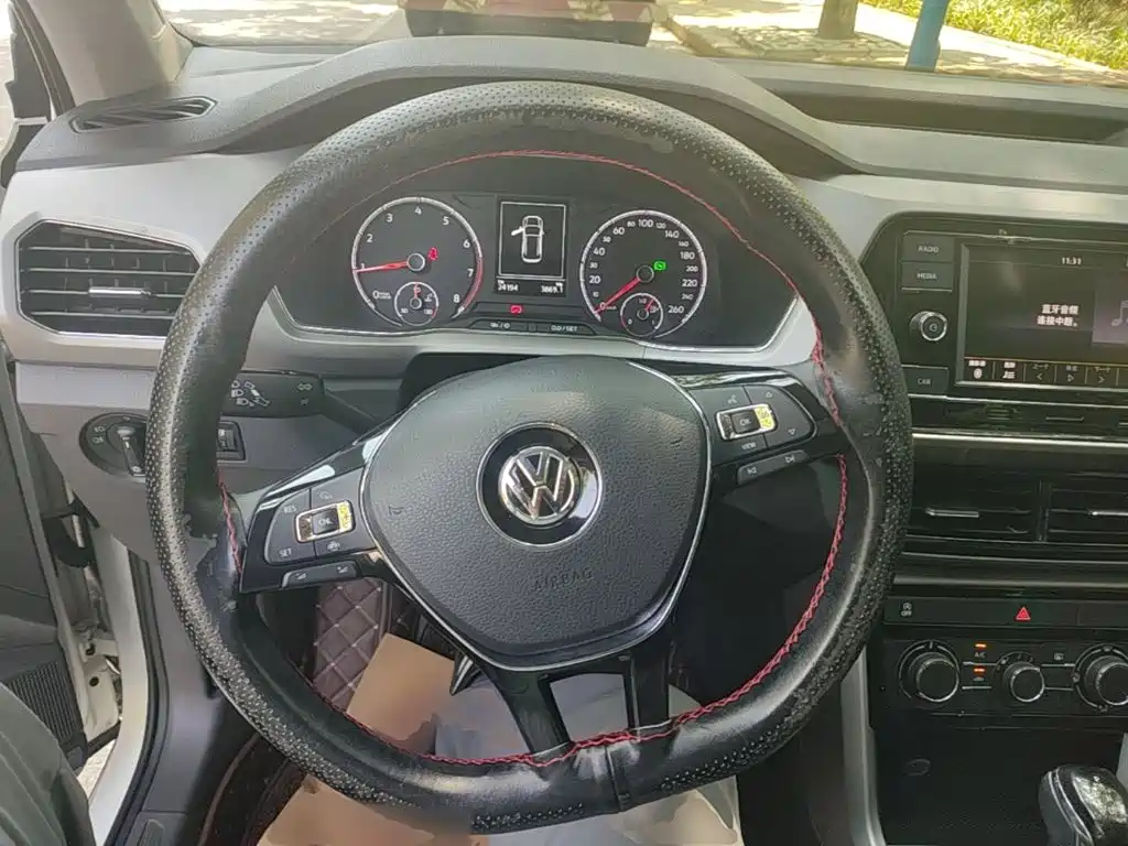 Volkswagen T-Cross 2020 — фото 11
