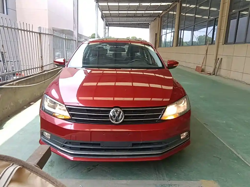 Volkswagen Sagitar 2015