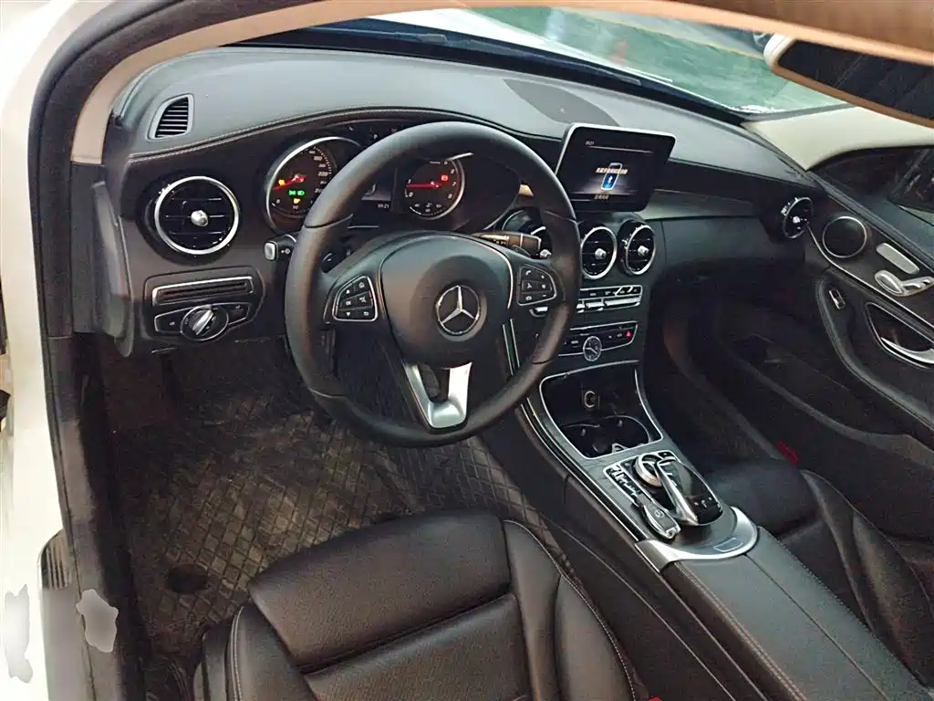 Mercedes-Benz C-Class 2018 — фото 10