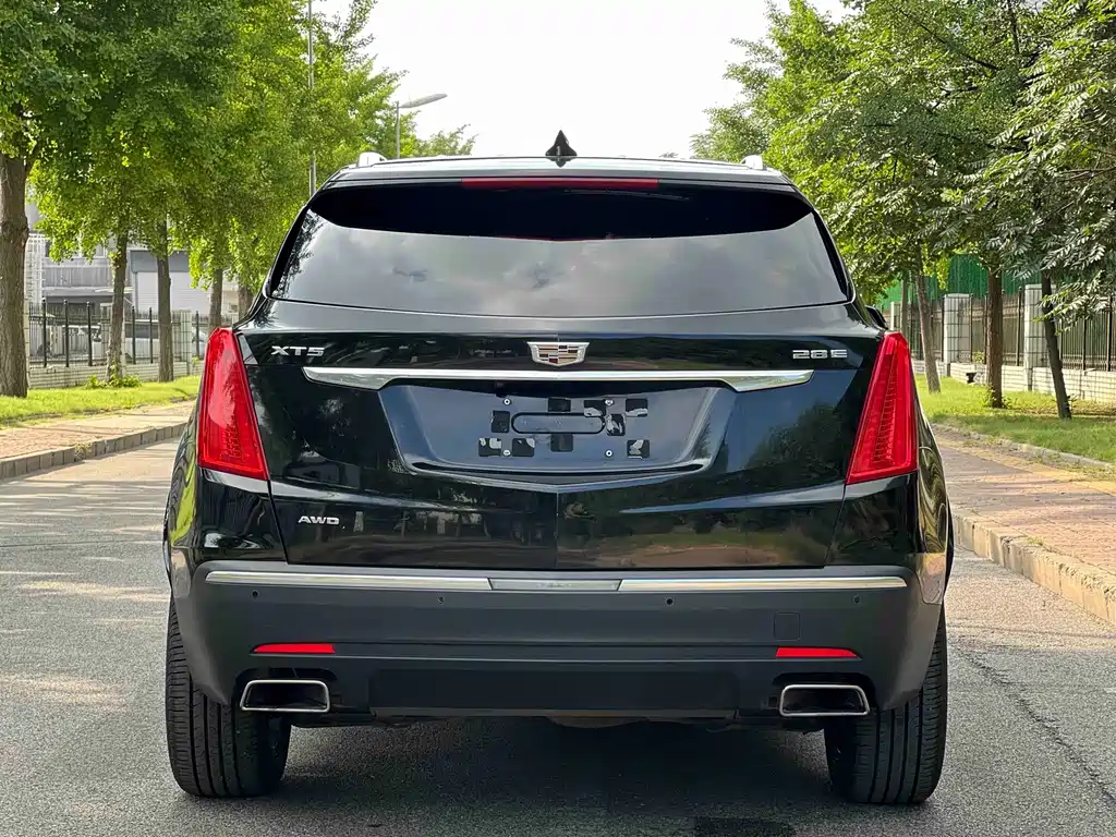 Cadillac XT5 2017 — фото 6