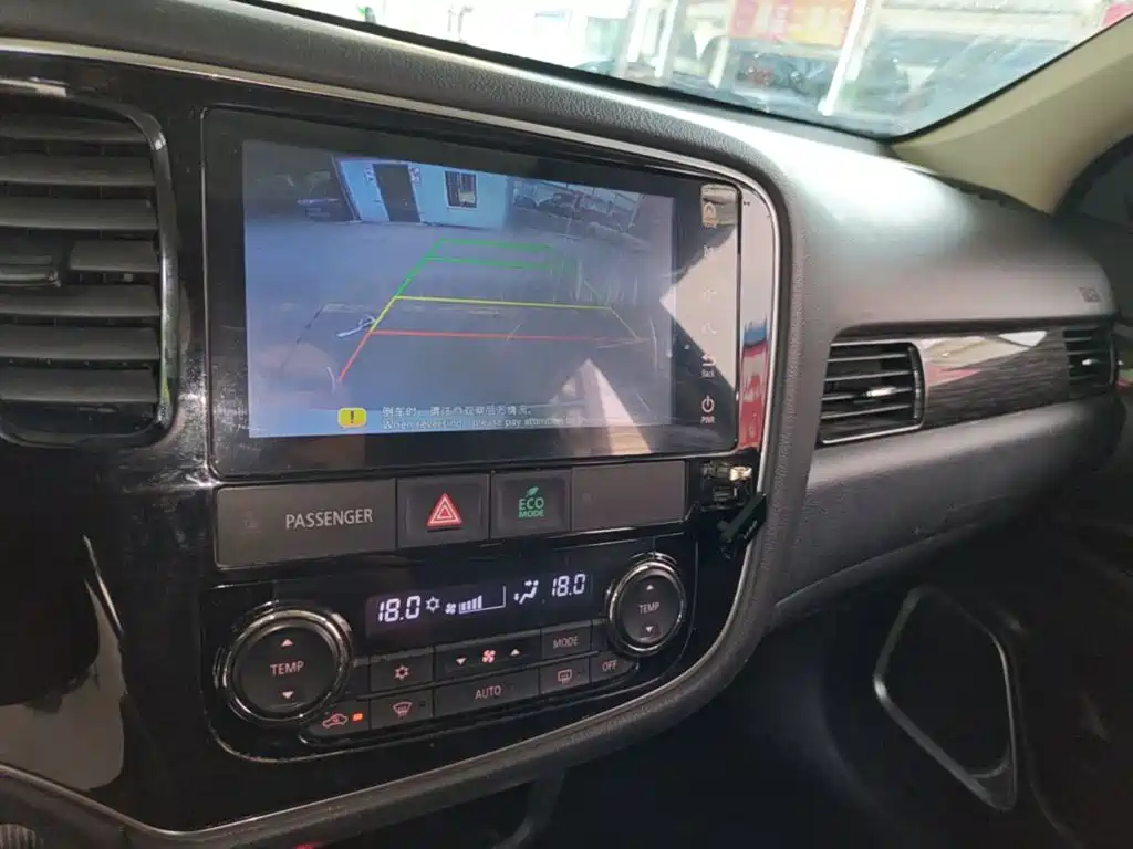 Mitsubishi Outlander 2019 — фото 13