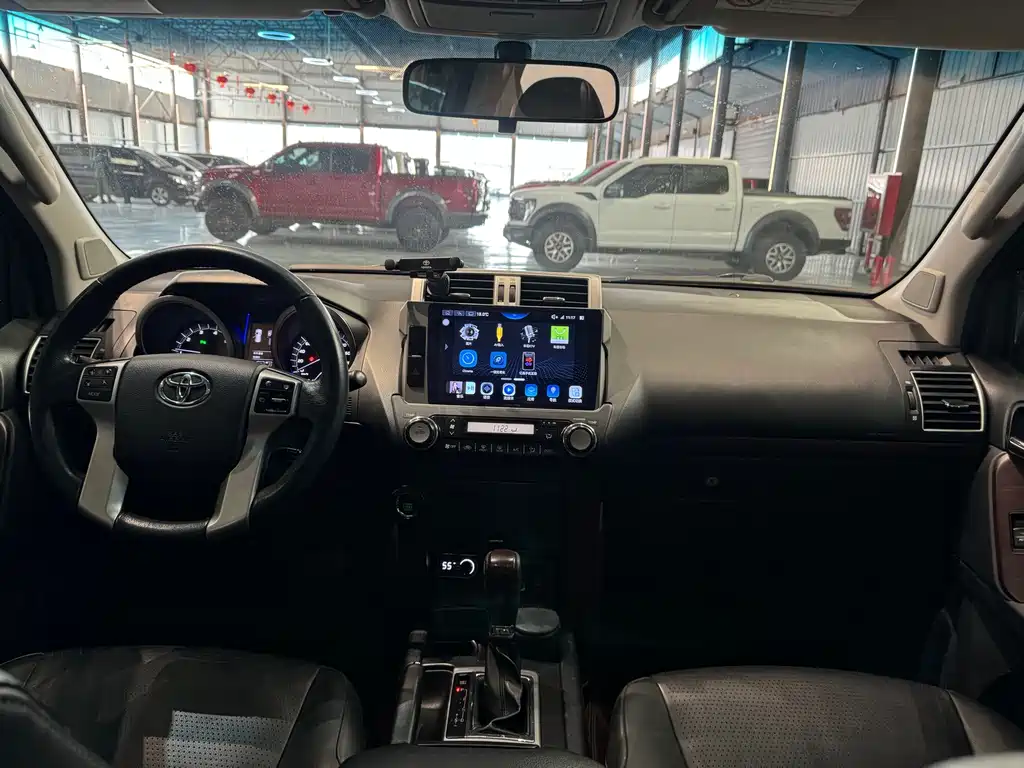 Toyota Prado 2015 — фото 18